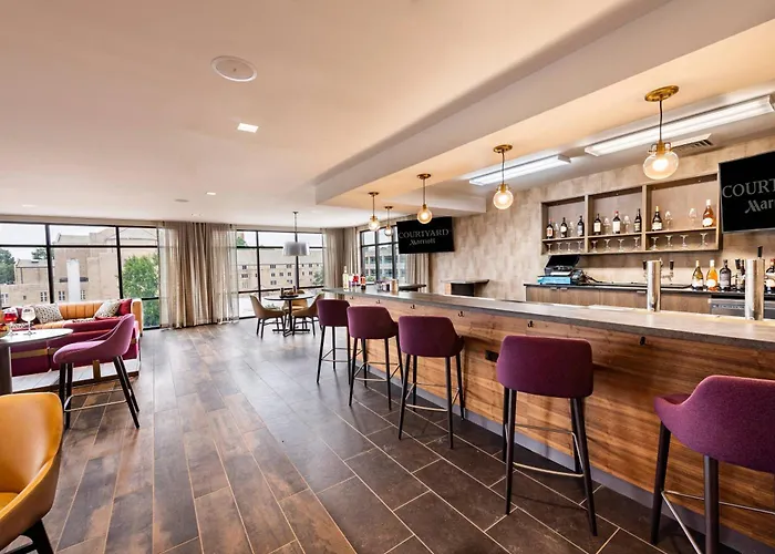 Courtyard Downtown Hotel