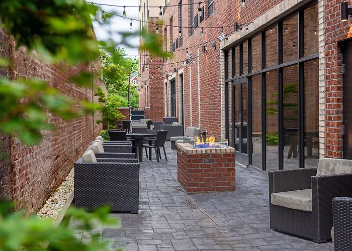 Hotel Courtyard Downtown 3*